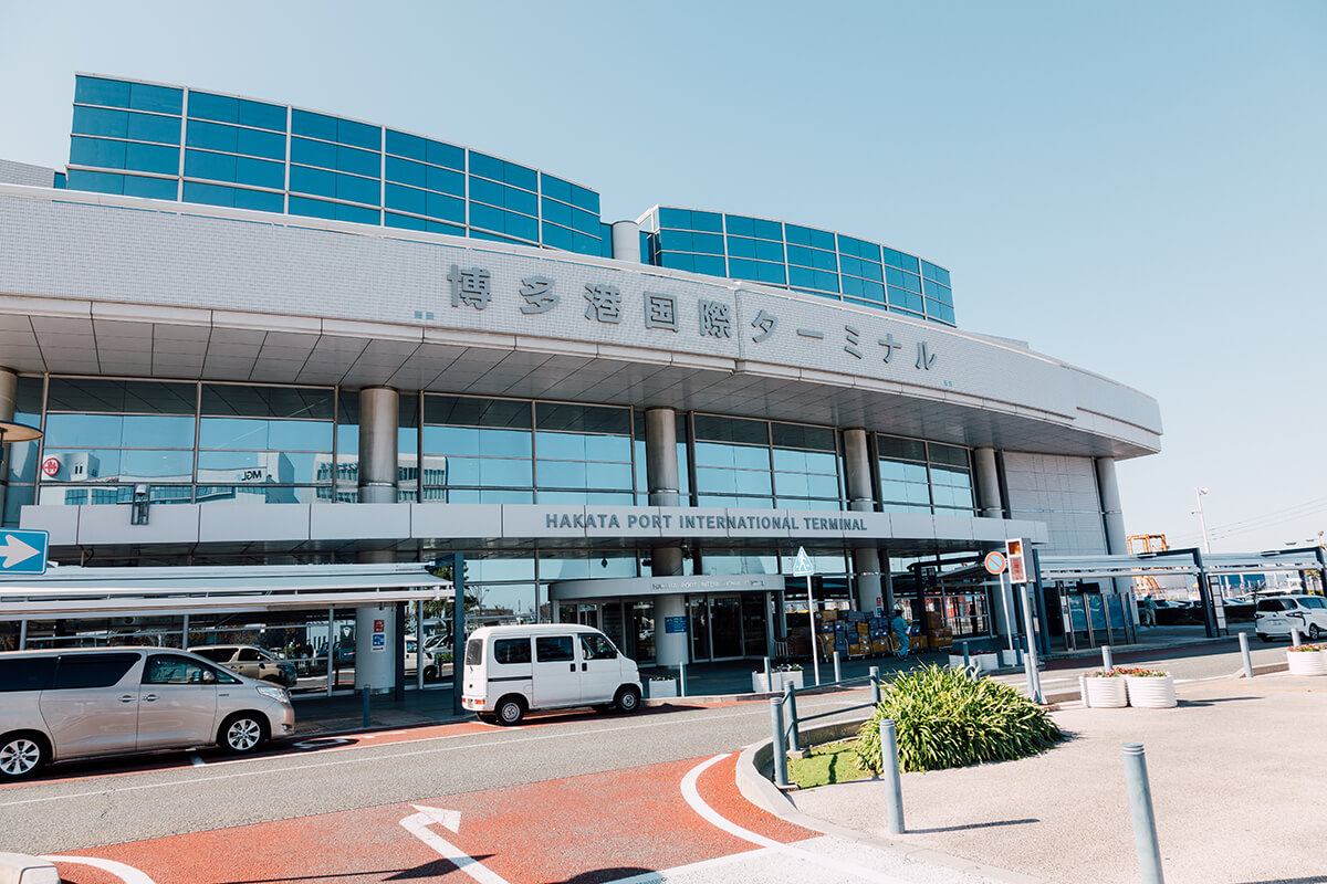 博多港国際ターミナル（QUEEN BEETLEチェックインカウンター：1階）